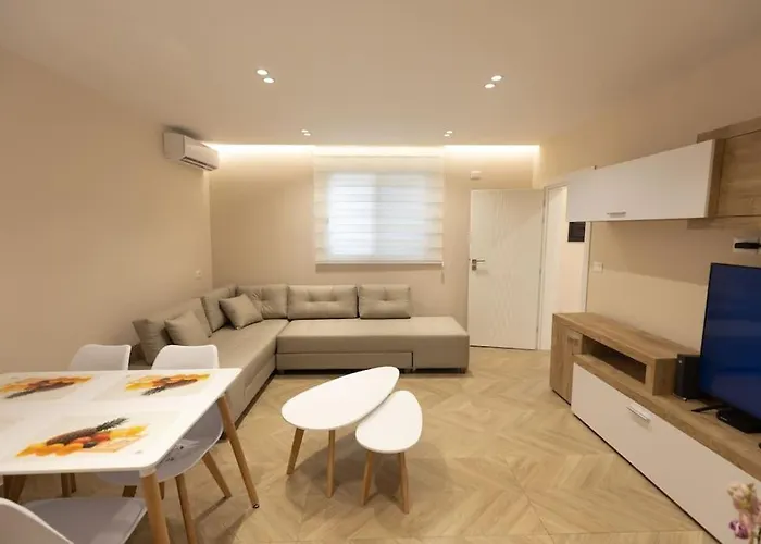 Beautiful & Luxurious Apartment
